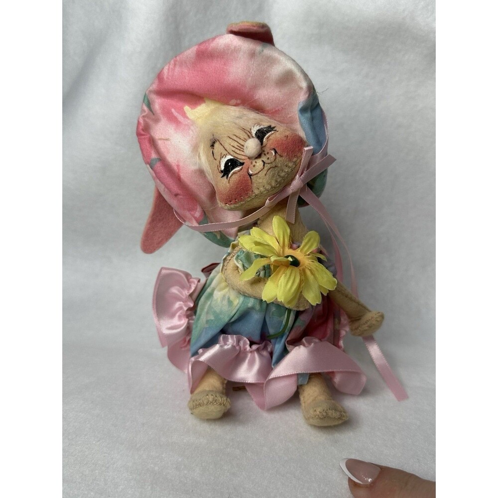 Annalee 1994 Easter Parade Girl Bunny with Pink Purse & Yellow Daisy 6”